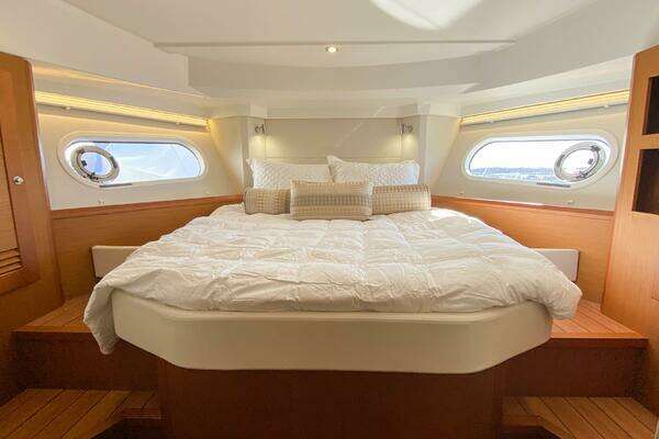 Beneteau Swift Trawler 41 Yacht For Sale