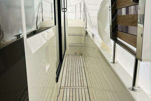 Beneteau Swift Trawler 41 Yacht For Sale