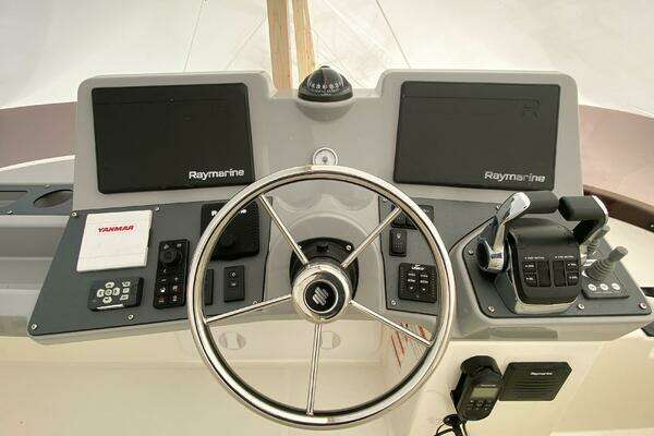 Beneteau Swift Trawler 41 Yacht For Sale