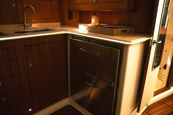 Pursuit OS 385 Offshore Yacht For Sale