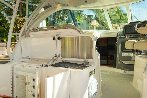 Pursuit OS 385 Offshore Yacht For Sale