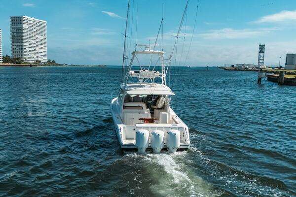 Pursuit OS 385 Offshore Yacht For Sale