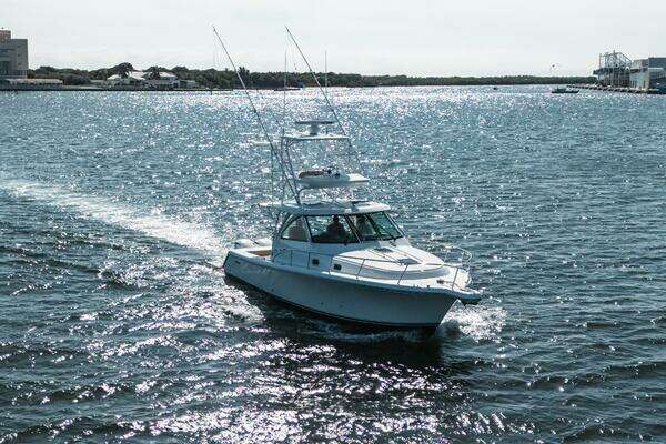 Pursuit OS 385 Offshore Yacht For Sale