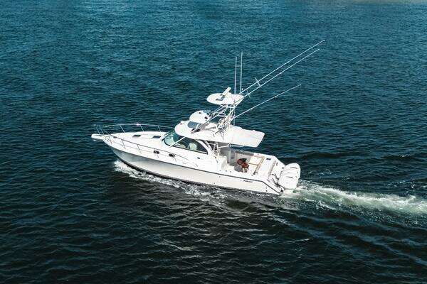 Pursuit OS 385 Offshore Yacht For Sale