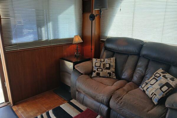 Concrete Idea 48ft Hatteras Yacht For Sale