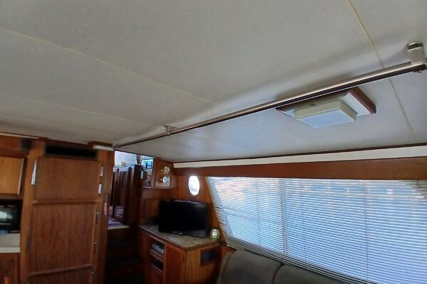 Concrete Idea 48ft Hatteras Yacht For Sale