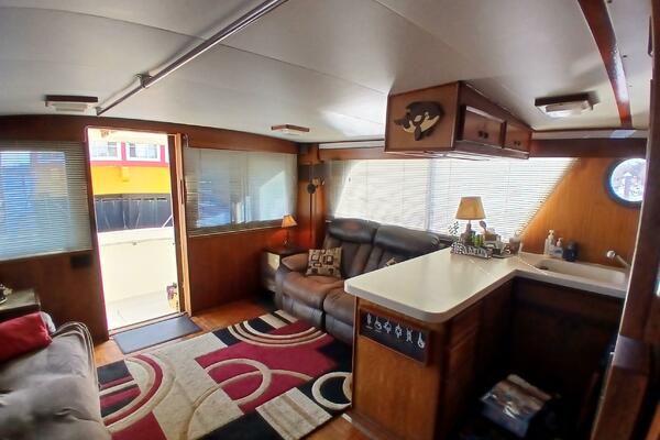 Concrete Idea 48ft Hatteras Yacht For Sale
