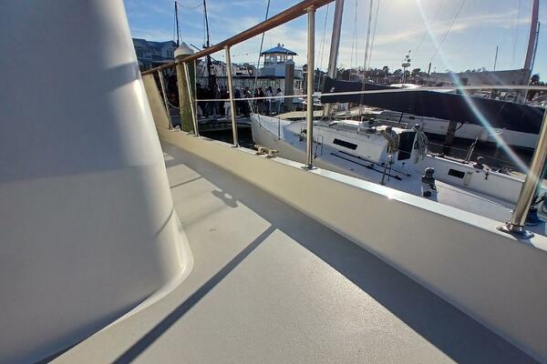 Concrete Idea 48ft Hatteras Yacht For Sale