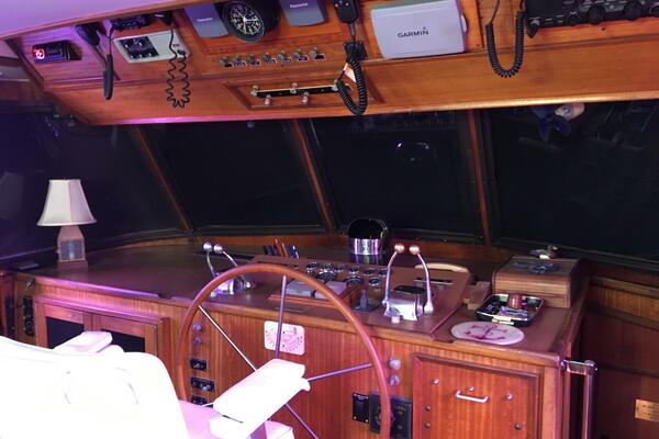 Concrete Idea 48ft Hatteras Yacht For Sale