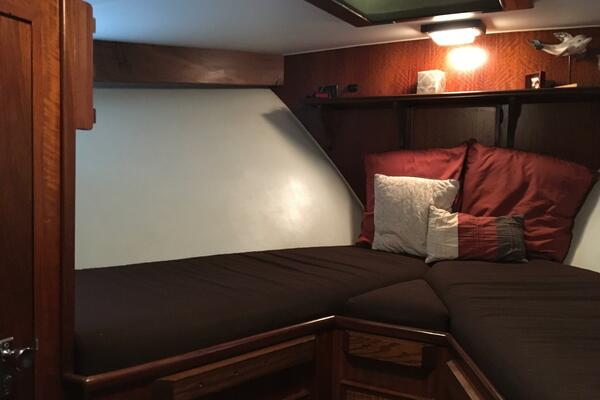 Concrete Idea 48ft Hatteras Yacht For Sale