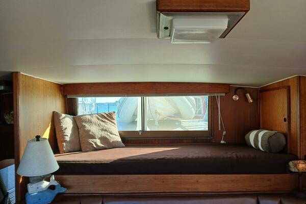 Concrete Idea 48ft Hatteras Yacht For Sale