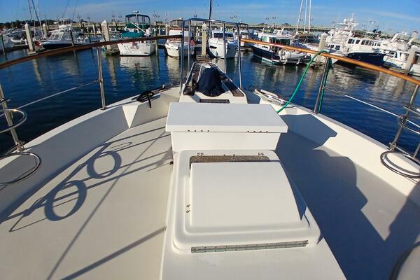 Concrete Idea 48ft Hatteras Yacht For Sale