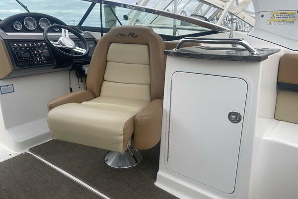 25ft Sea Ray Yacht For Sale