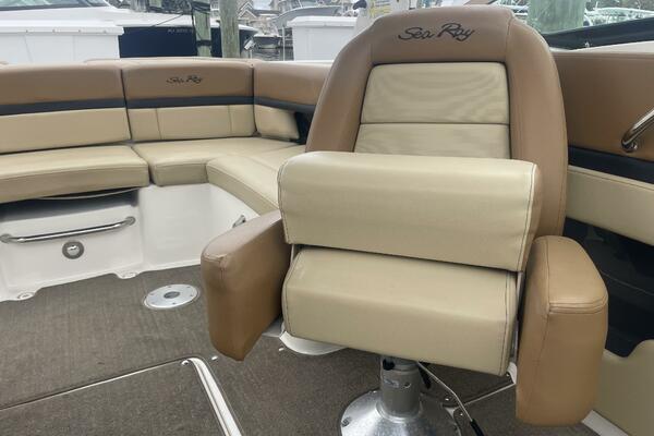 25ft Sea Ray Yacht For Sale