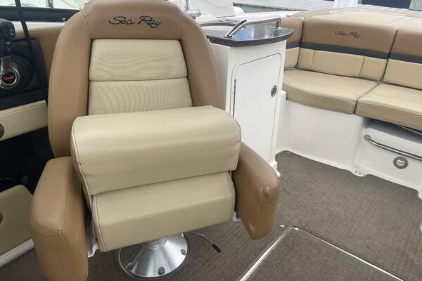 25ft Sea Ray Yacht For Sale