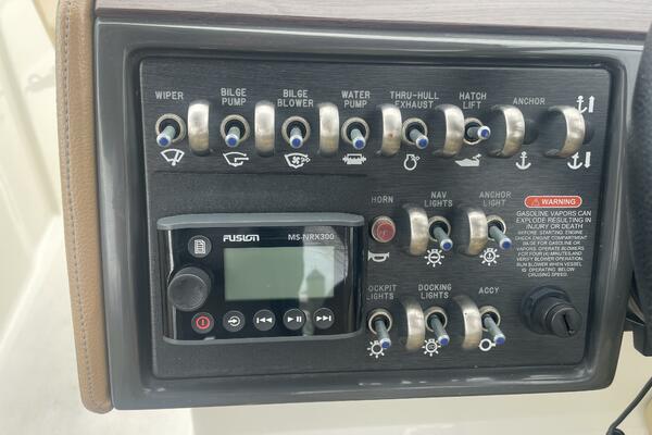 25ft Sea Ray Yacht For Sale