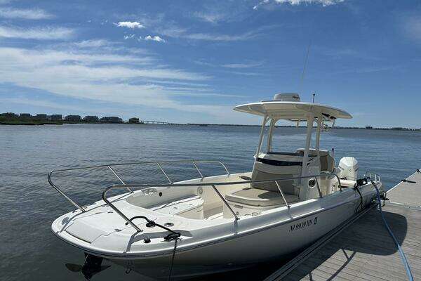 2022 Boston Whaler 27