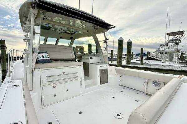 Boston Whaler 345 Conquest Pilothouse Yacht For Sale
