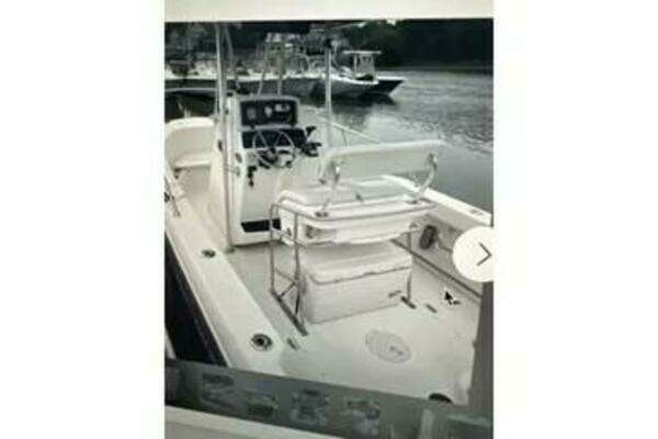 Photo of the 2002 Boston Whaler 21 Outrage
