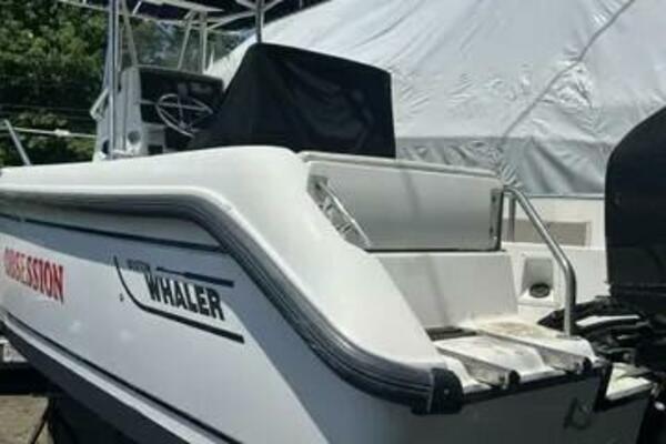 21ft Boston Whaler Yacht For Sale