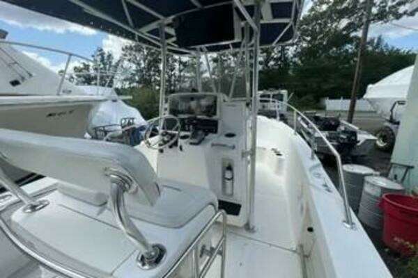 Photo of the 2002 Boston Whaler 21 Outrage
