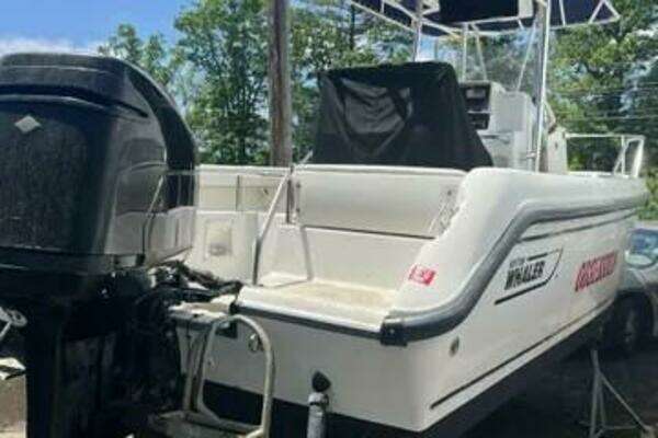 Photo of the 2002 Boston Whaler 21 Outrage