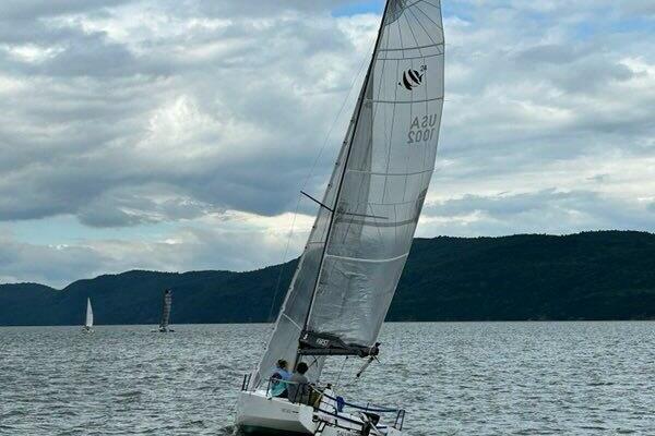 Salubrity 24ft Beneteau Yacht For Sale