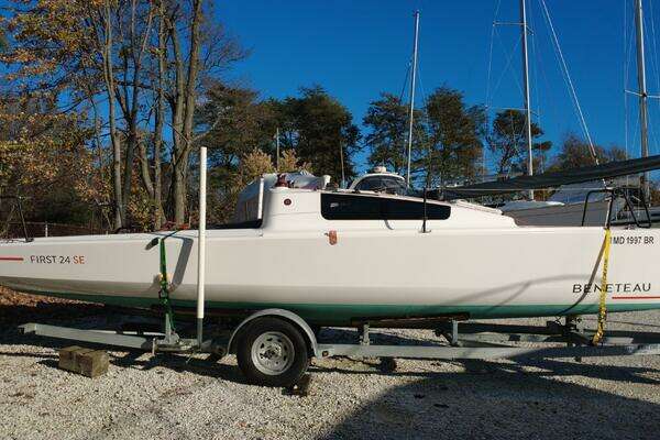 Beneteau F24 SE Yacht For Sale