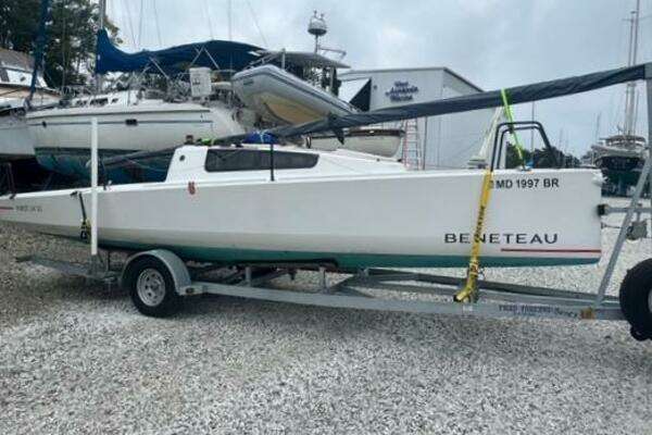 Beneteau F24 SE Yacht For Sale