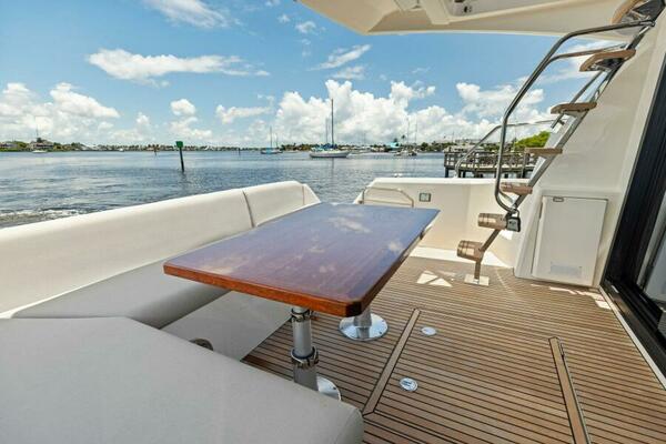 2025 Prestige 460 Flybridge - Sistership