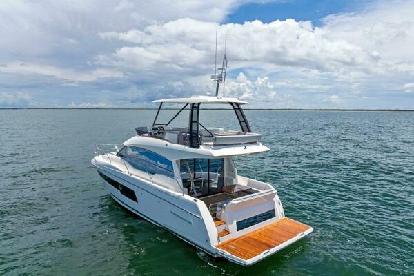 2025 Prestige 460 Flybridge - Sistership