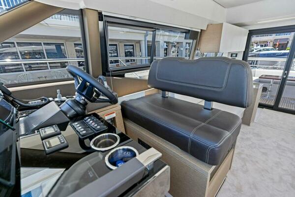2025 Prestige 460 Flybridge - Sistership