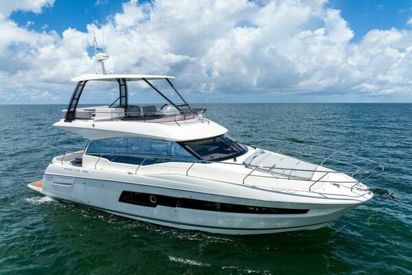 2025 Prestige 460 Flybridge - Sistership