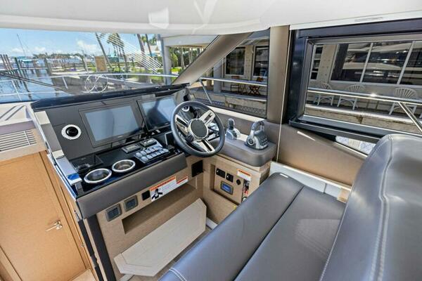 2025 Prestige 460 Flybridge - Sistership