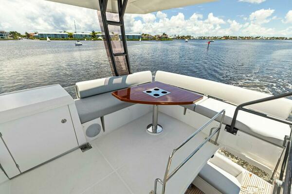 2025 Prestige 460 Flybridge - Sistership