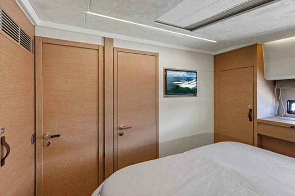 2025 Prestige 460 Flybridge - Sistership