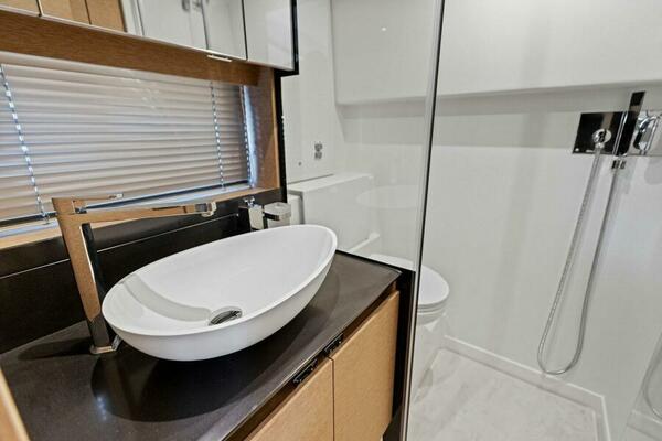 2025 Prestige 460 Flybridge - Sistership