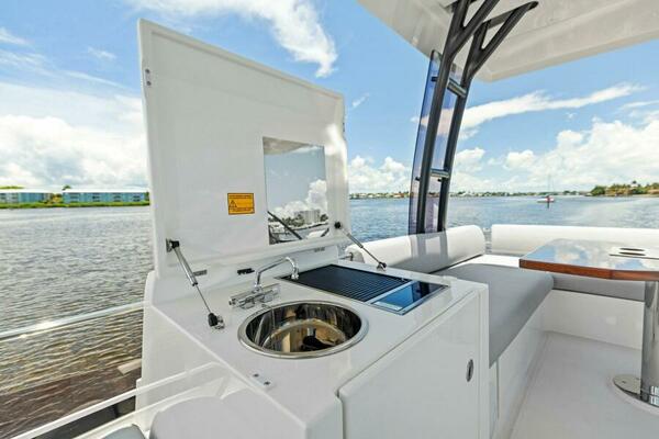 2025 Prestige 460 Flybridge - Sistership