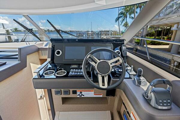 2025 Prestige 460 Flybridge - Sistership