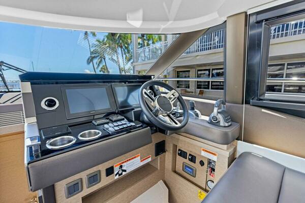 2025 Prestige 460 Flybridge - Sistership