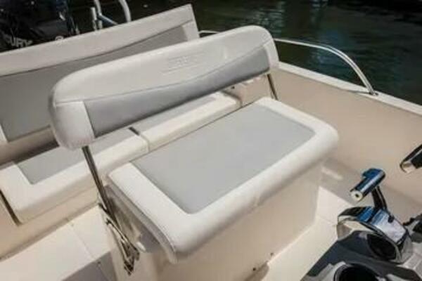21ft Boston Whaler Yacht For Sale