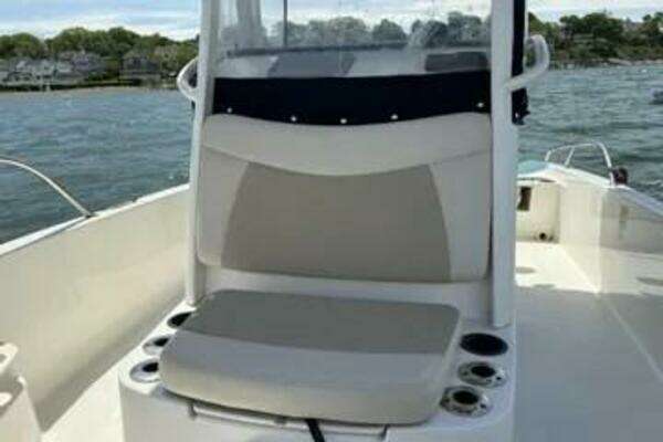 Photo of the 2017 Boston Whaler 21 Dauntless