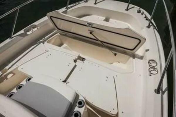21ft Boston Whaler Yacht For Sale