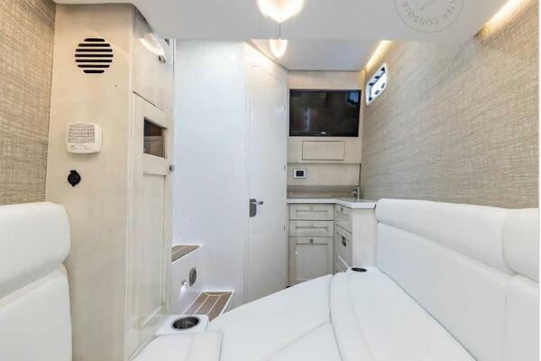 42ft HCB Yacht For Sale