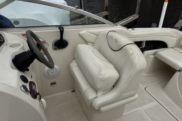 21ft Sea Ray Yacht For Sale