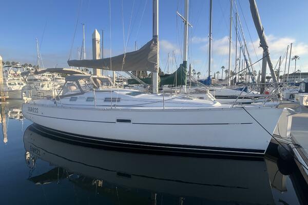 Seas the Day  32ft Beneteau Yacht For Sale