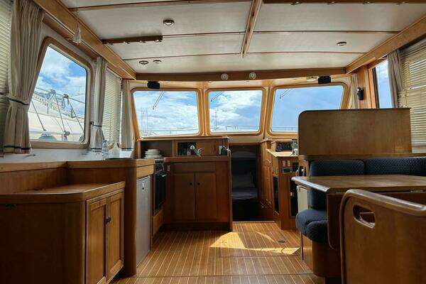 Photo of the 1997 Sabre SABRELINE 474 Trawler "PAPYRUS"
