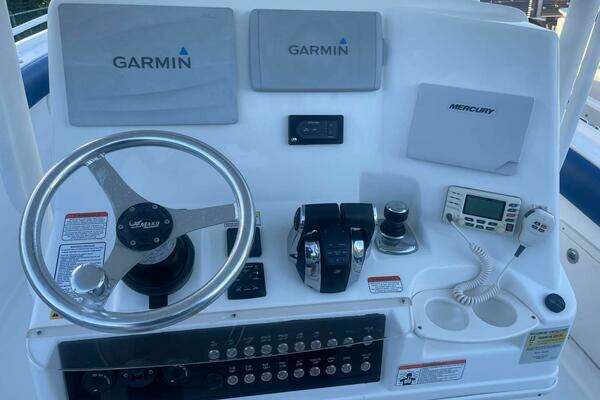 Photo of the 2016 Mako 284 Center Console "LIVING SIMPLE"