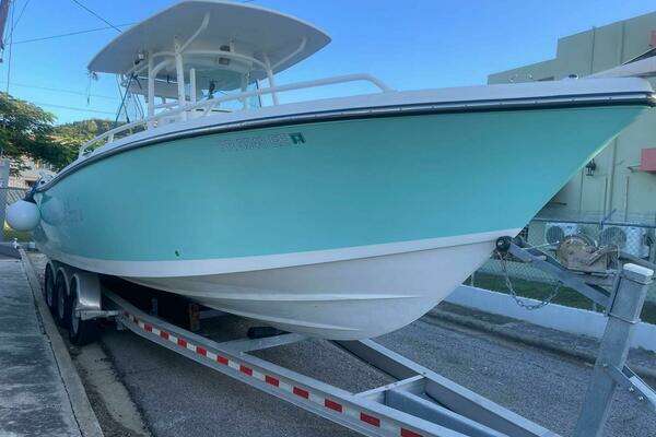 Photo of the 2016 Mako 284 Center Console "LIVING SIMPLE"