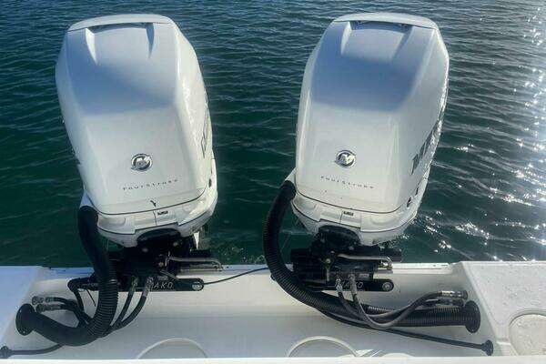 Photo of the 2016 Mako 284 Center Console "LIVING SIMPLE"